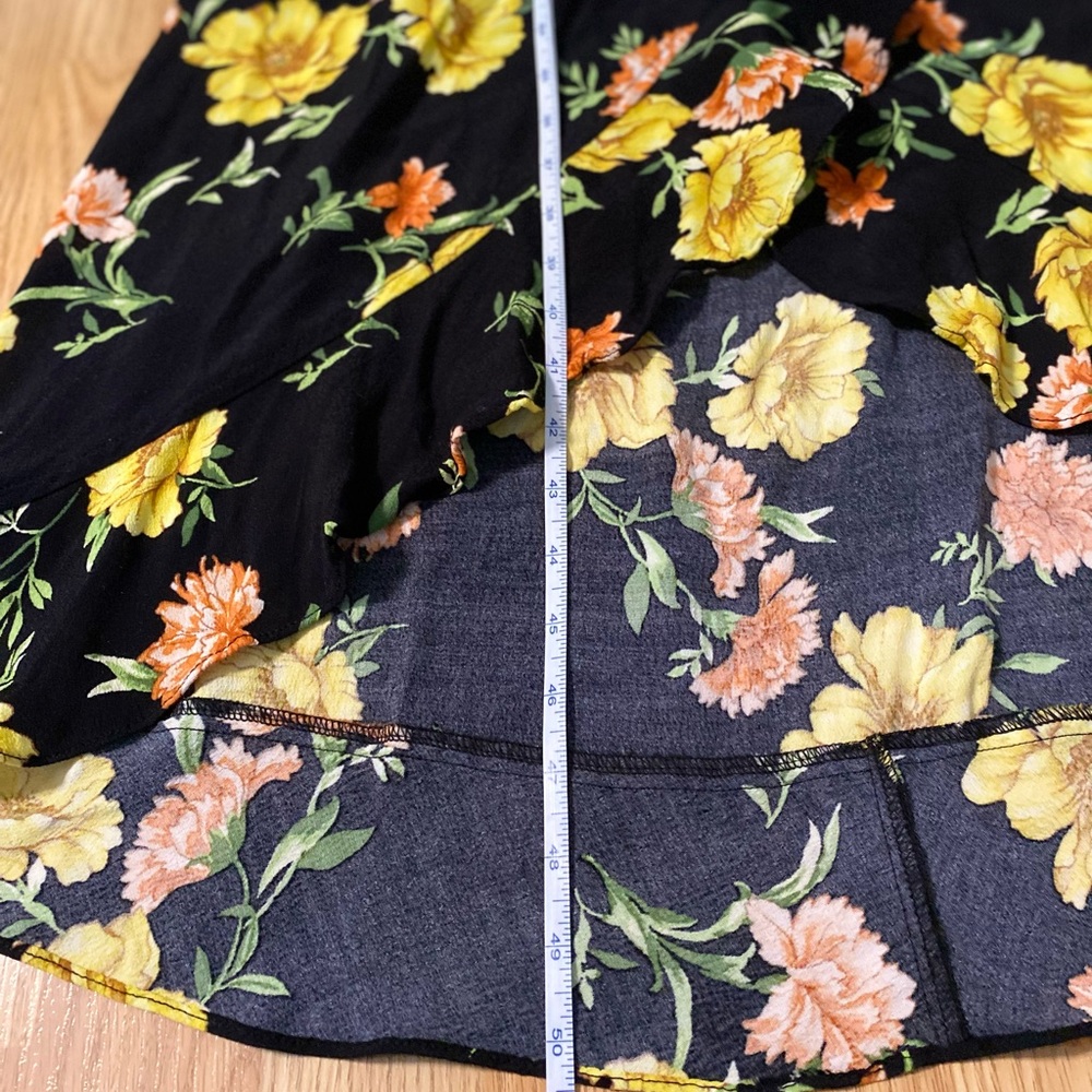 Forever 21 Floral Black and Yellow Women's Wrap Dress Small - Picture 5 of 6